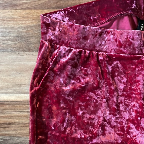 NWOT Torrid leggings size 3 velour velvet 3x 22 24 - Picture 2 of 3